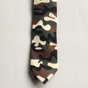 Wild Ties Camo 100% microfiber tie.